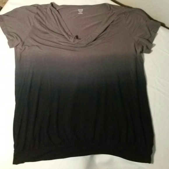 a.n.a. short sleeved, banded bottom top size 1x