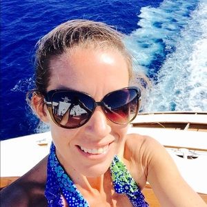 Meet your Posher, Alicia