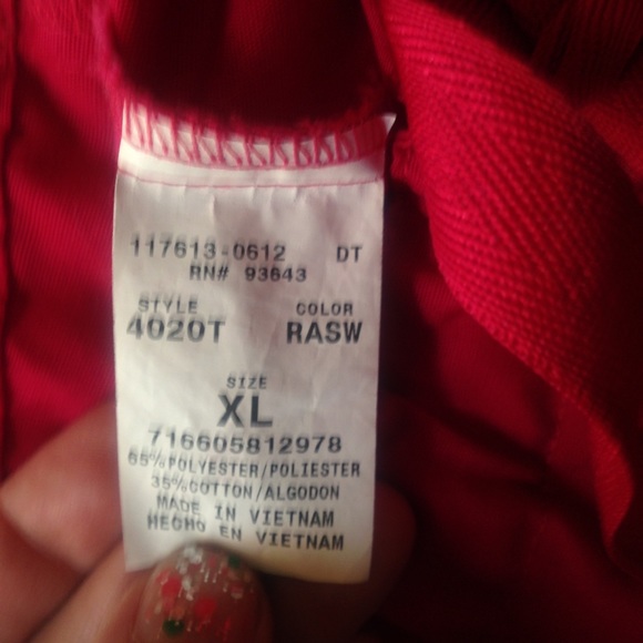 SOLD Raspberry scrubs - Picture 2 of 2