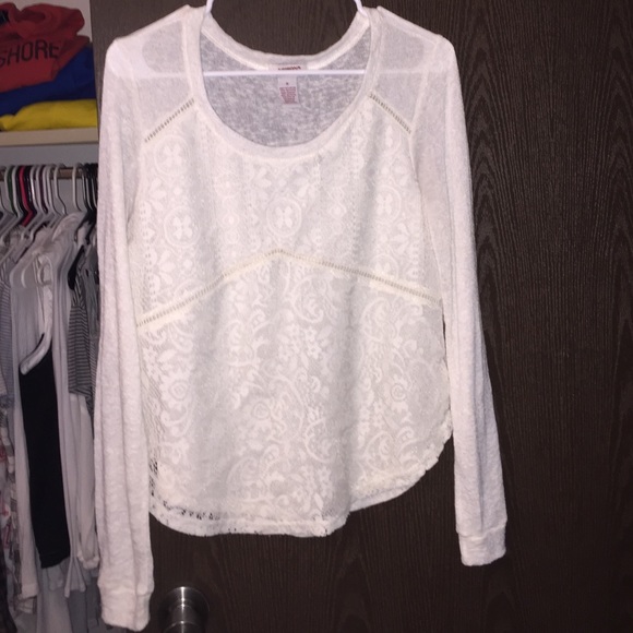 Long sleeve lace tee