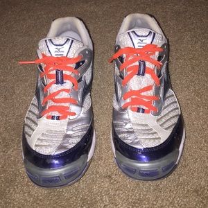 Mizuno volleyball shoes