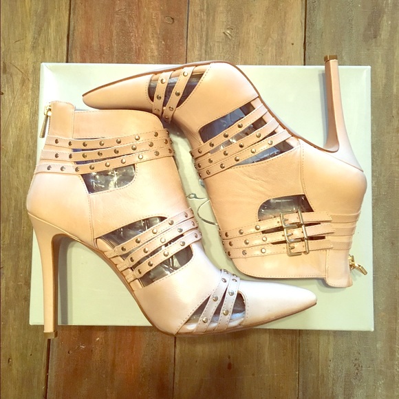 Jessica Simpson Carlin Bootie in Bisque