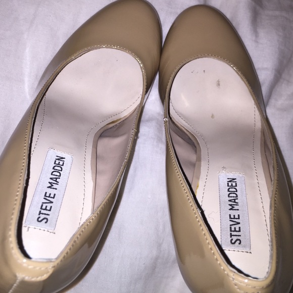 Cream Steve Madden Pumps - Picture 3 of 3