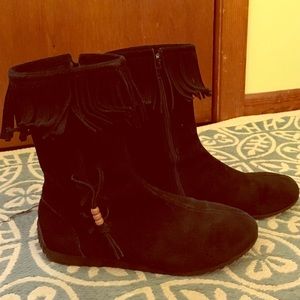 Fringe boots
