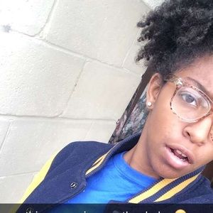 Meet your Posher, Ebony