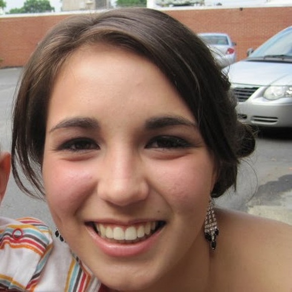 Meet your Posher, Amanda - Picture 1 of 1