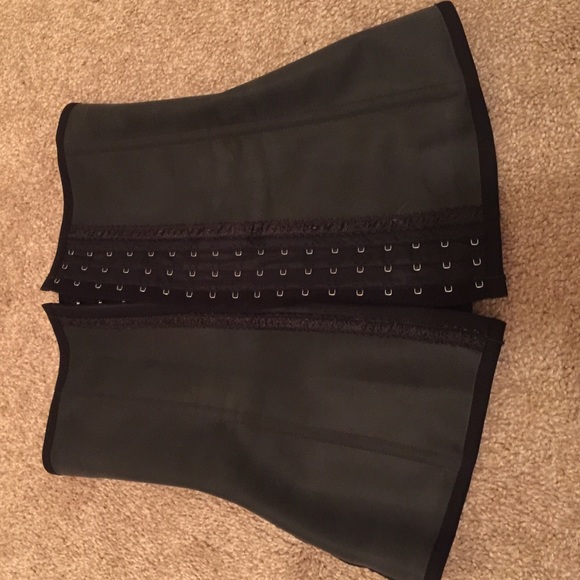 NWT Latex Waist Trainer XS-long.