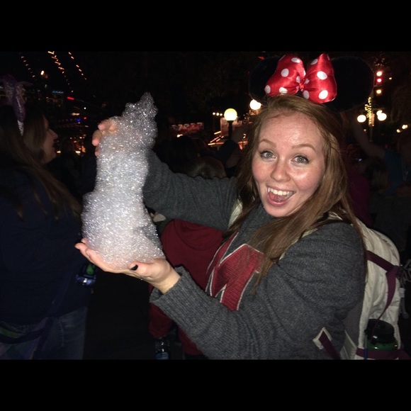 Meet your Posher, Caitlin