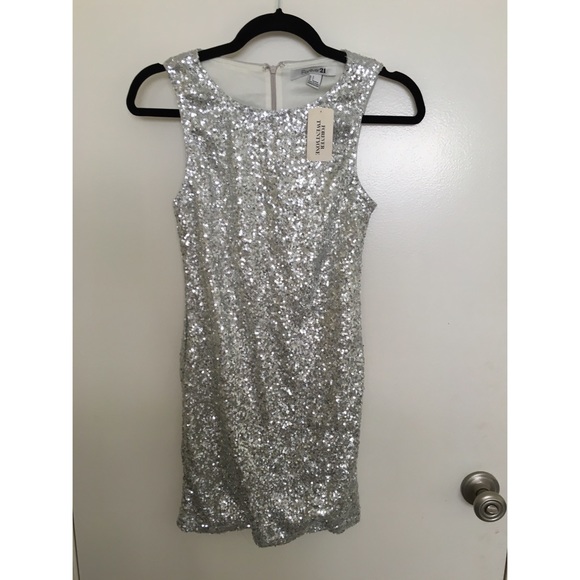 🚫DONATED🚫 Forever 21 Silver Sequin Mini Dress - Picture 4 of 4