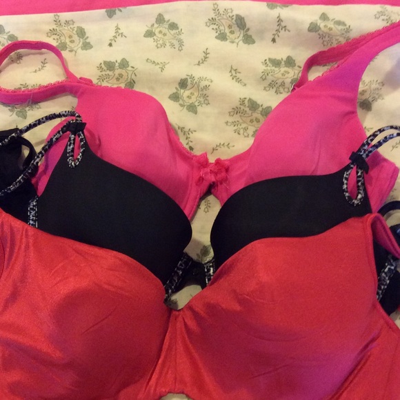 34 c lot of 3 vs bras