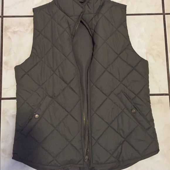 🚫SOLD🚫Military green quilted vest