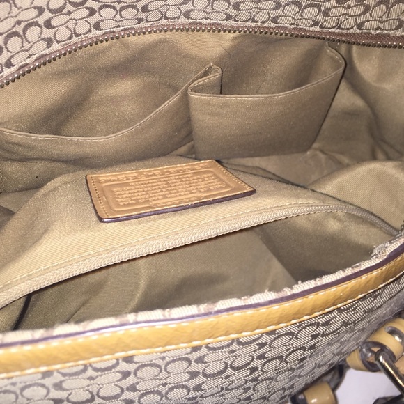 Coach bag!!! - Picture 4 of 4