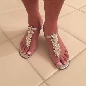 Manolo blahnik silver pearl mini heels