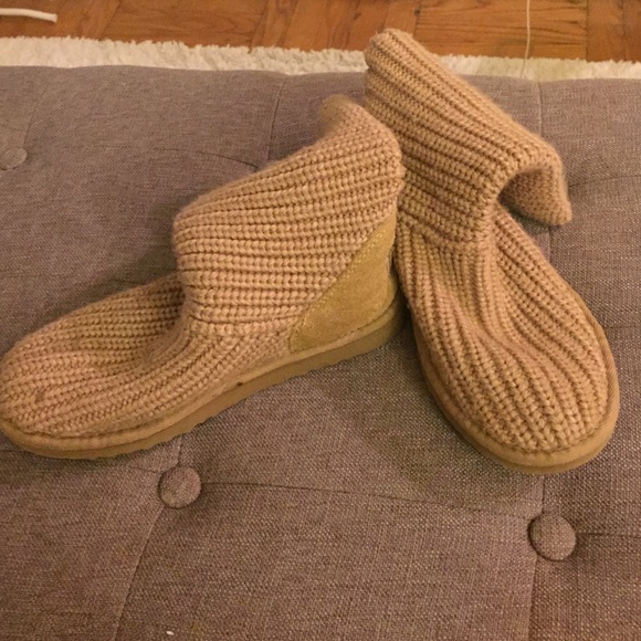 UGG- knit shearling lined boots Sz 5
