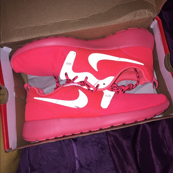 Brand New Roshe Run Never Worn