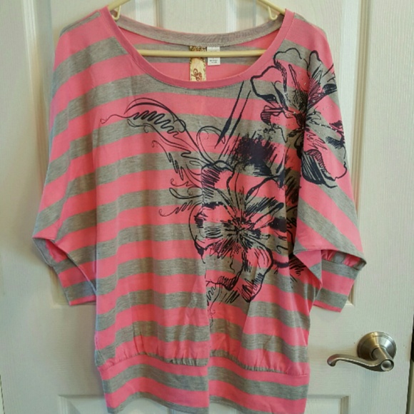 Pink and grey slouchy top