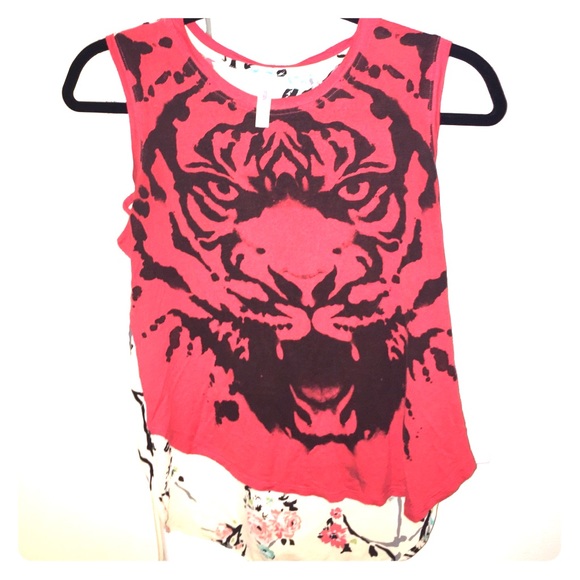 Tank top with tiger and Japanese flowers