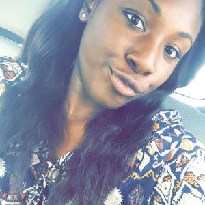 Meet your Posher, Alexis