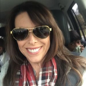 Meet your Posher, Suzanne