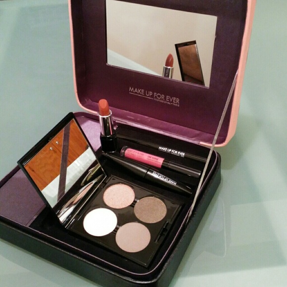 Make Up Forever Give in to Me set with FREE gift