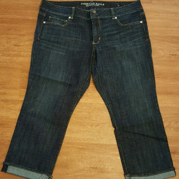 American Eagle Capris brand new