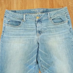 American Eagle light wash jeans Brand new