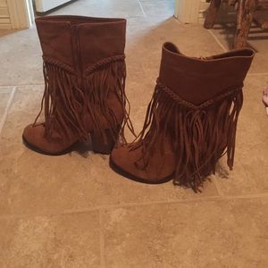 FRINGE boots size 8 never worn!