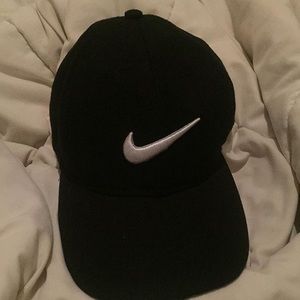 black nike cap