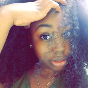 Meet your Posher, Phanya