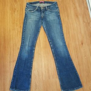 Levi's jeans size 7 long.