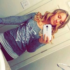 Meet your Posher, Alora