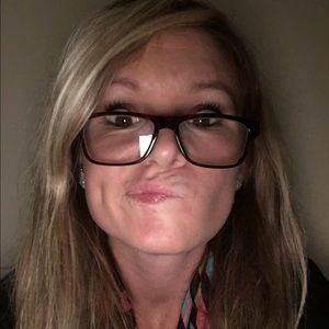 Meet your Posher, Kelly