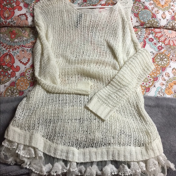 dress / shirt / sweater