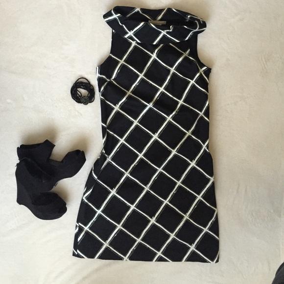 🎁 SOLD 🎁Michael Kors black white cowl neck dress