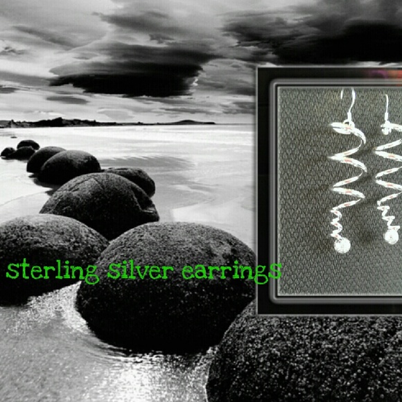 Sterling silver earrings - Picture 1 of 1