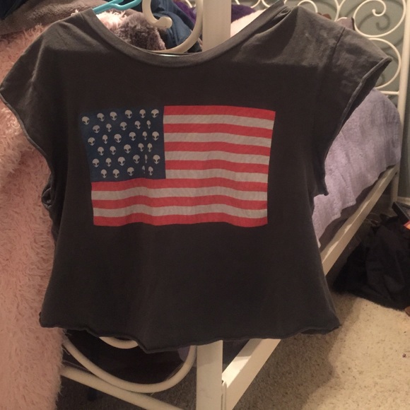 cap sleeved crop top