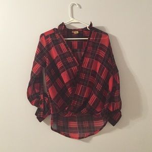 Cute cross over plaid shirt