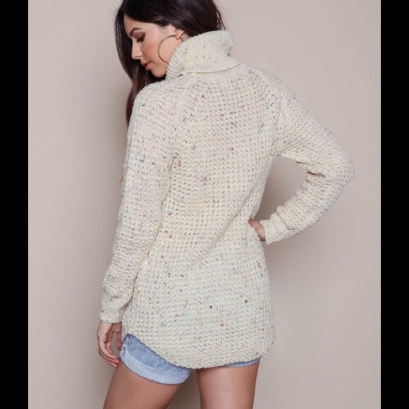 NWT Ivory Chunky Mohair Sweater Sz ML - Picture 3 of 4