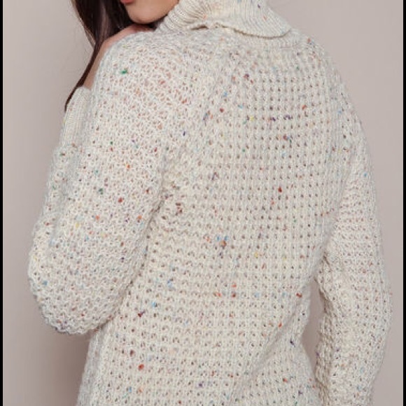 NWT Ivory Chunky Mohair Sweater Sz ML - Picture 4 of 4