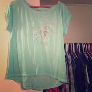 Hollister tee.