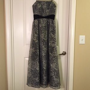 *SOLD* Adrianna Papell grey & black long gown