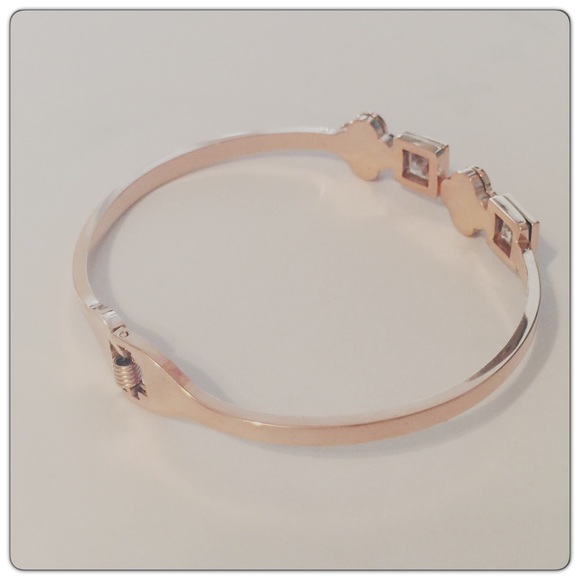 Black clovers and crystals rose gold bangle - Picture 2 of 3