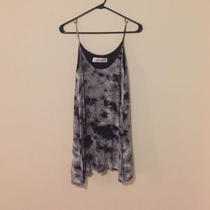 Black and gray tie-dye pattern mini dress
