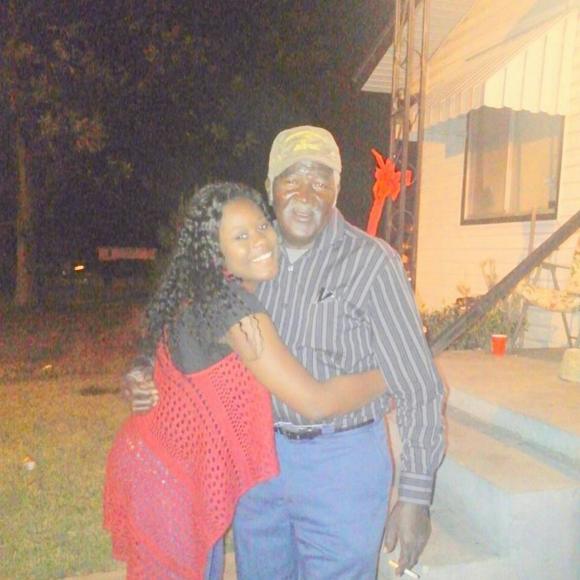 Meet your Posher, Kyana - Picture 2 of 2