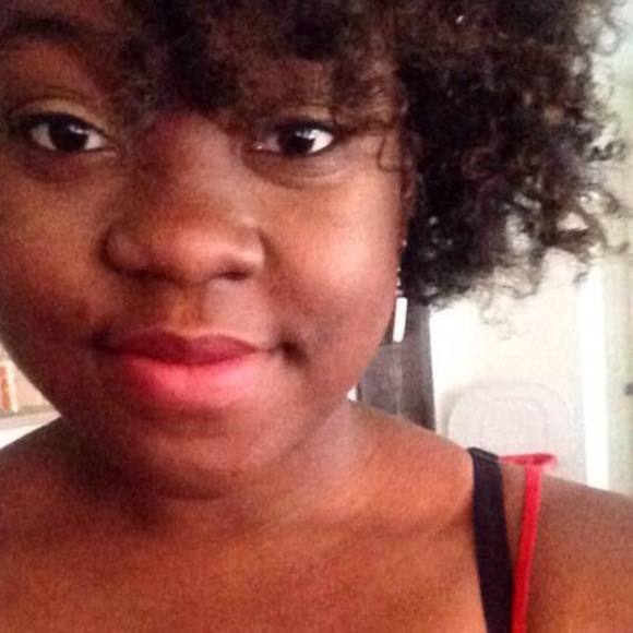 Meet your Posher, Danyelle