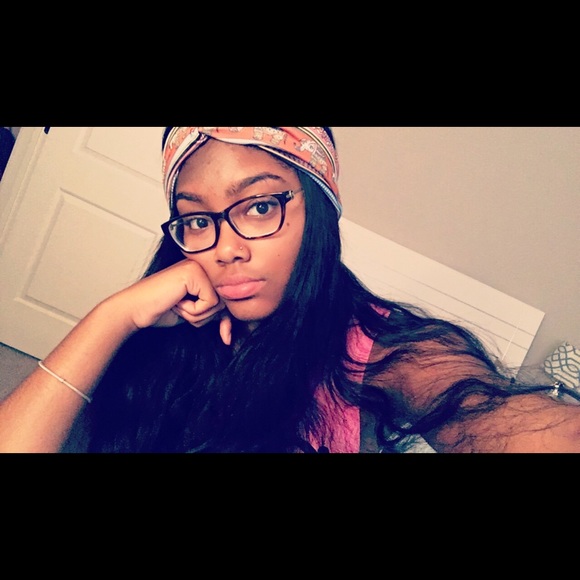 Meet your Posher, Shawna - Picture 2 of 2