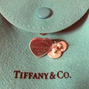 TIFFANY&Co return to Tiffany heart tag earrings