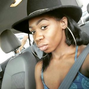 Meet your Posher, Brittany