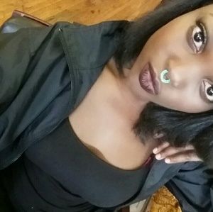 Meet your Posher, Desiree