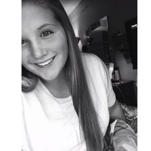 Meet your Posher, Abbie